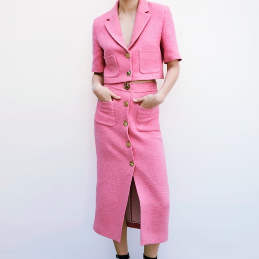 Buttoned Textured Jacket/Skirt